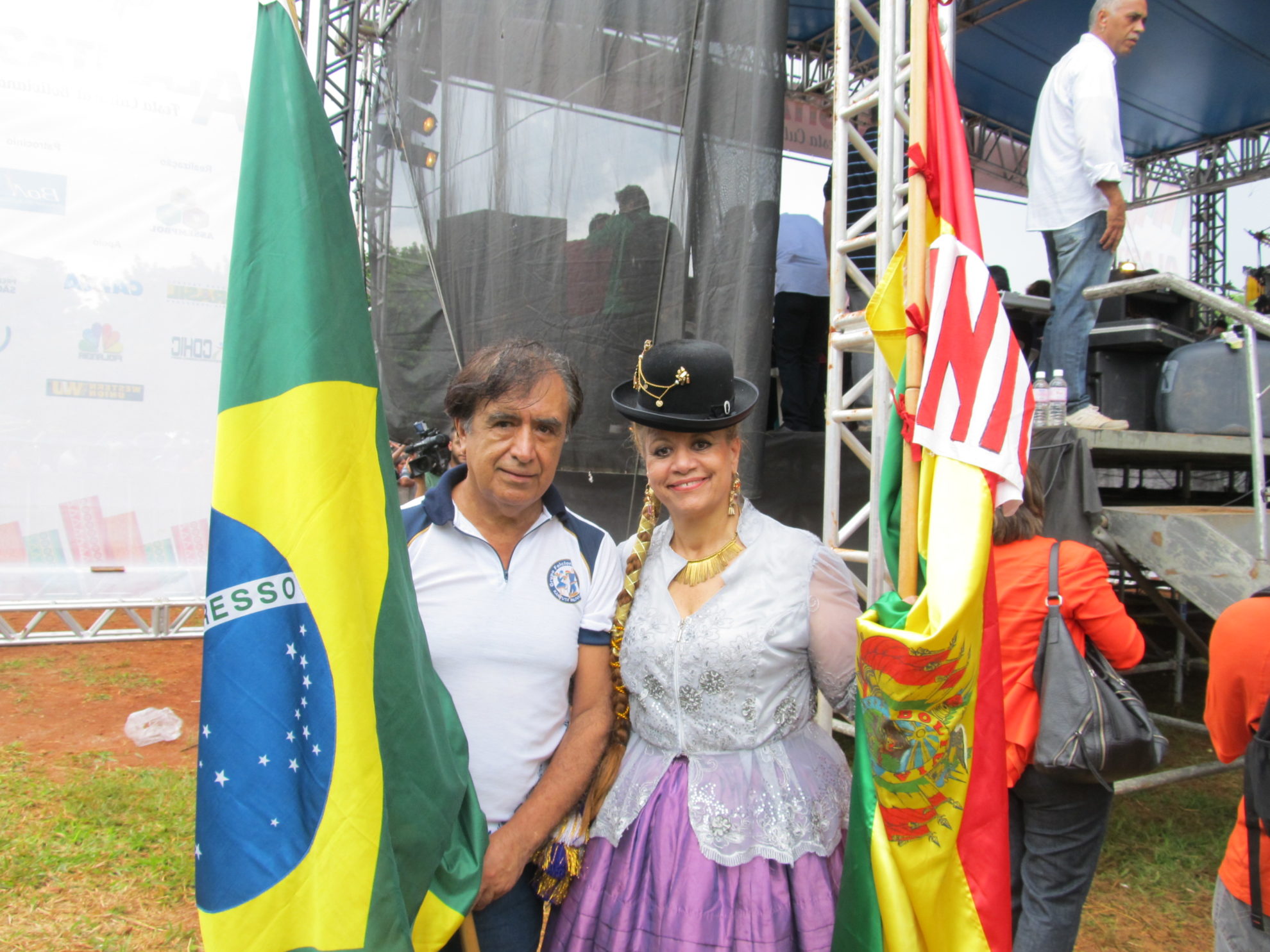 Brasileiros, bolivianos e outras nacionalidades estiveram juntas na Alasitas. Crédito: Rodrigo Borges Delfim