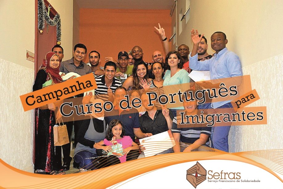 Alunos imigrantes que se formaram no curso de português oferecido pelo CRAI/Sefras em 2015. Crédito: Divulgação