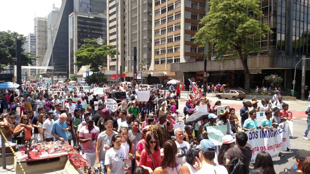 Marcha dos Imigrantes desta vez ocupou a avenida Paulista, em São Paulo. Crédito: Rodrigo Borges Delfim/MigraMundo