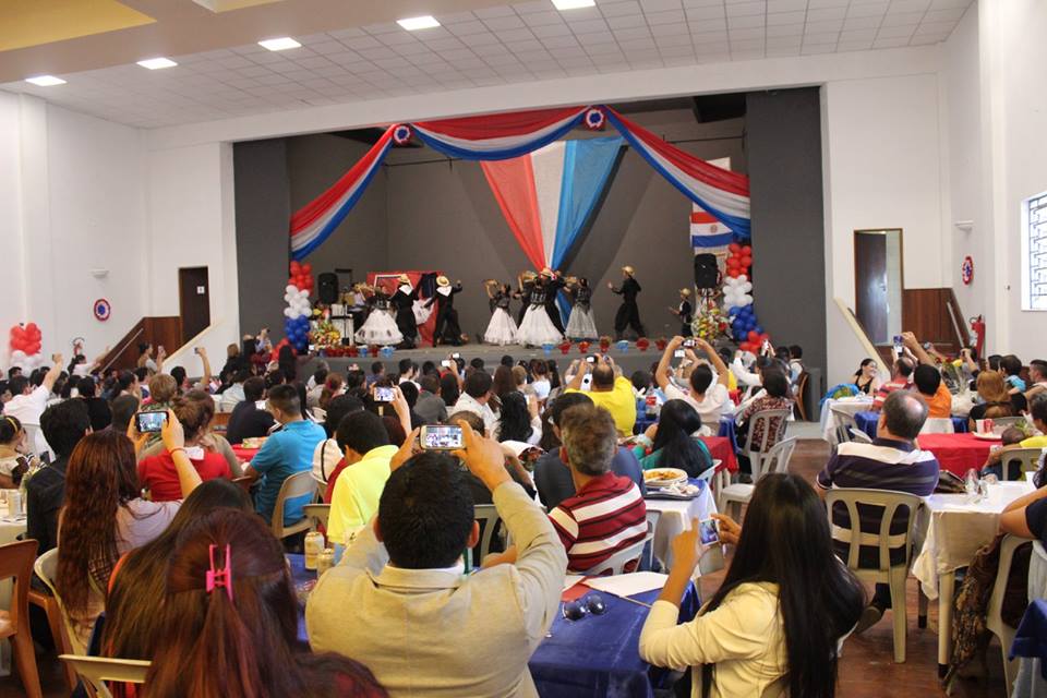 Auditório da Igreja da Paz ficou lotado para a Festa da Independência do Paraguai e do Dia das Mães. Crédito: Leo Ramirez