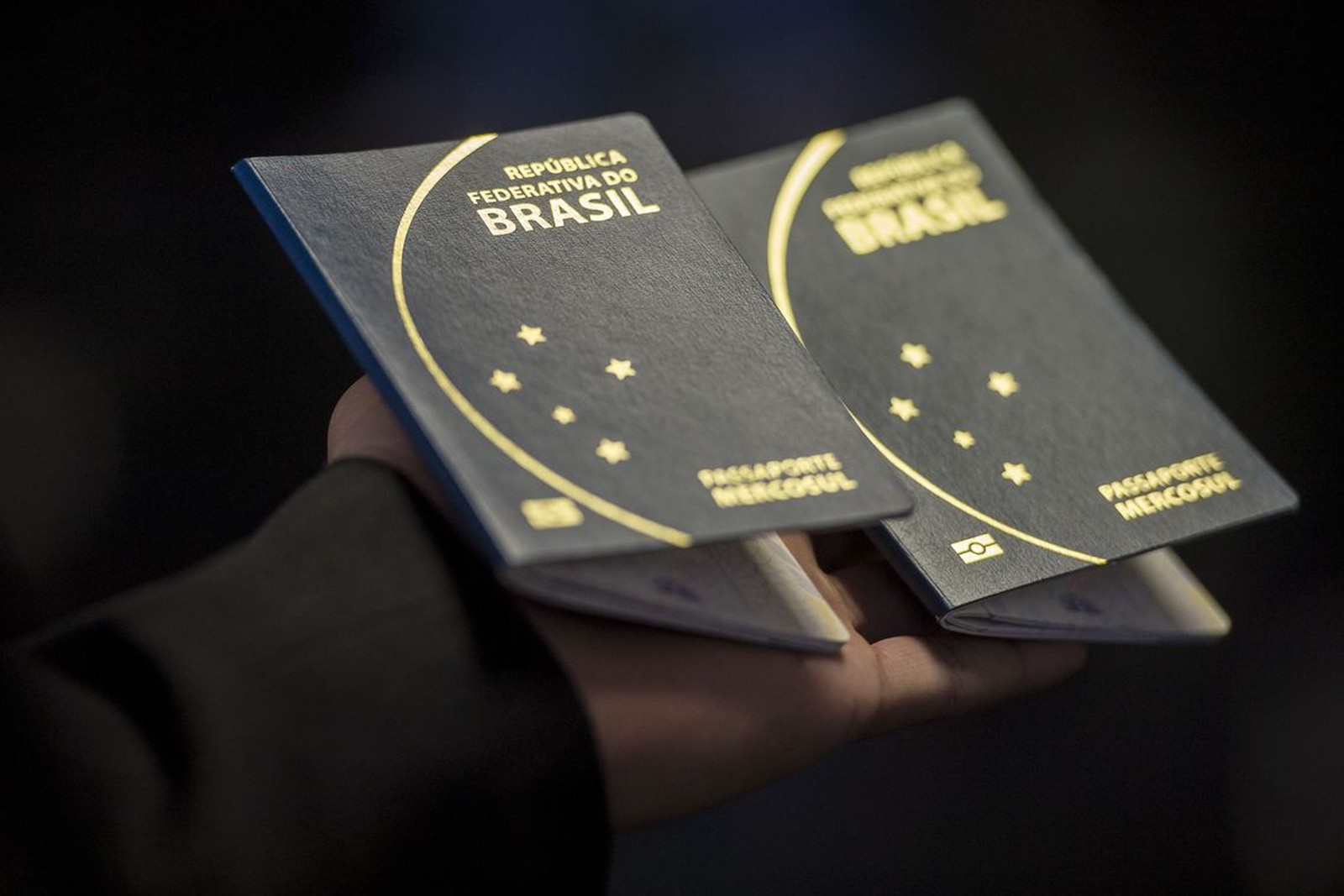 Polícia Federal suspendeu entrega de passaportes e de documentos migratórios devido ao coronavírus