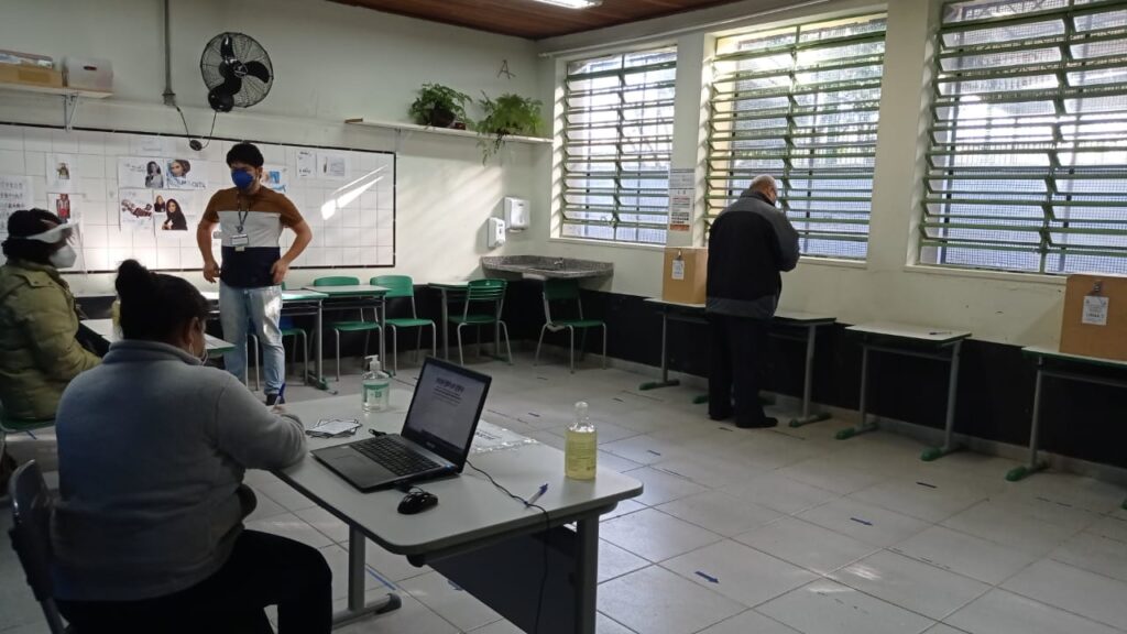 Local presencial de votação para Conselho Municipal de Imigrantes, em maio de 2020