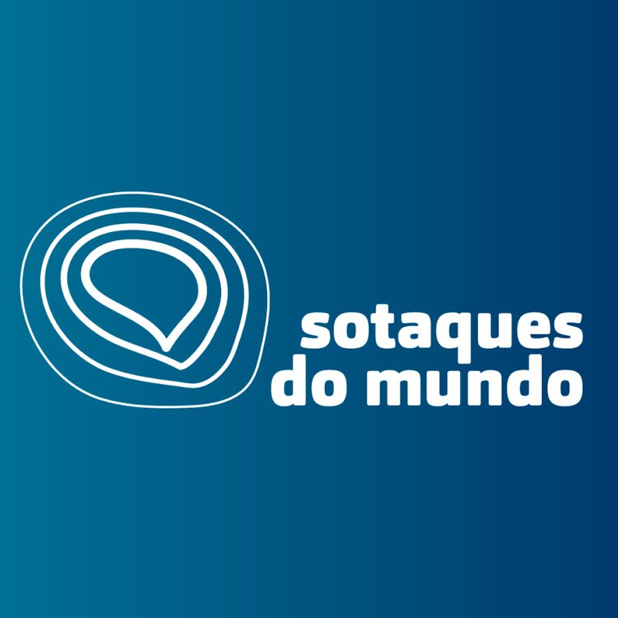 Logo do Sotaques do Mundo, primeiro podcast no Brasil idealizado e conduzido por imigrantes